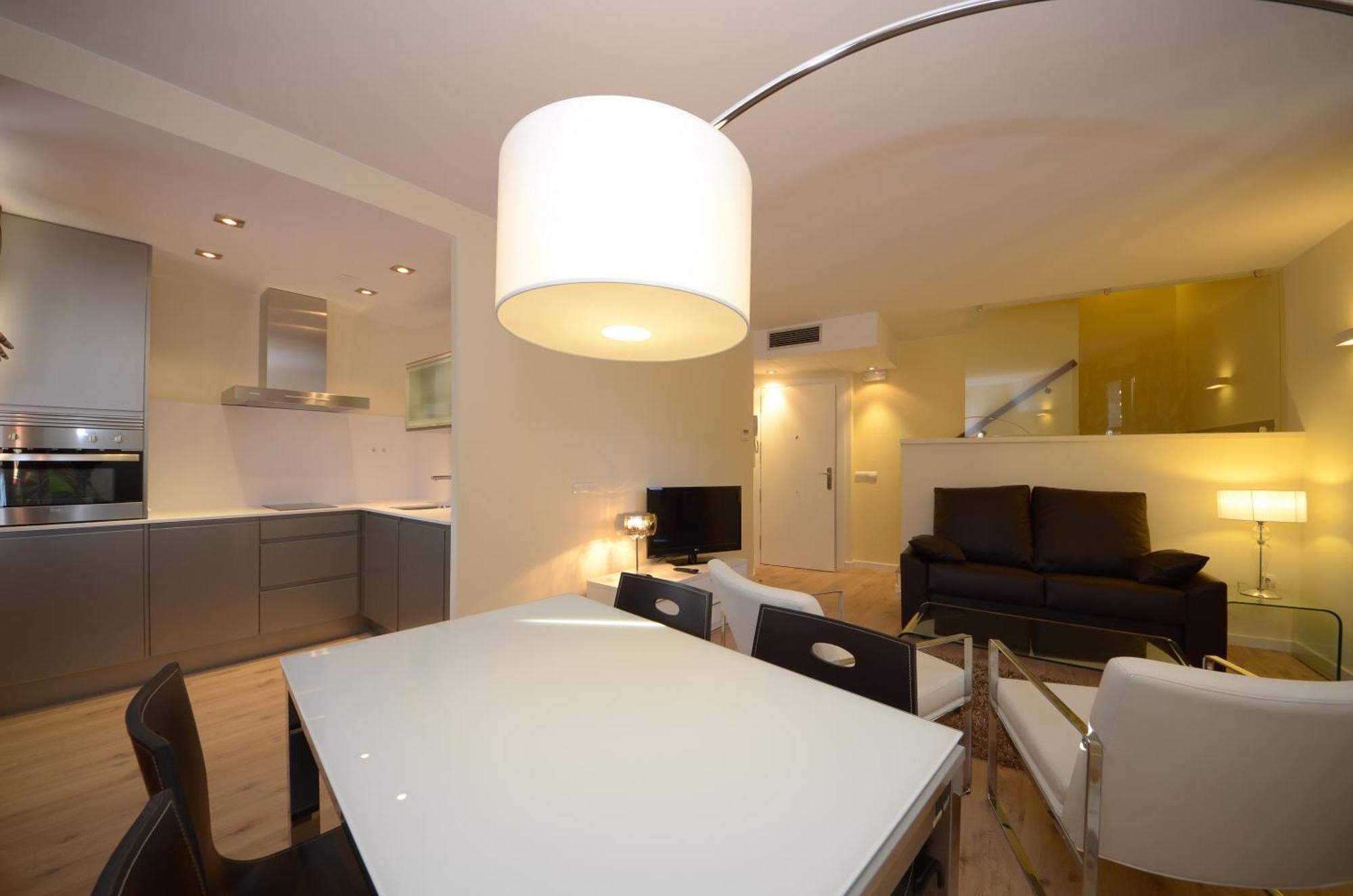 Apartamentos El Palacete De Аинса-Собрарбе Экстерьер фото