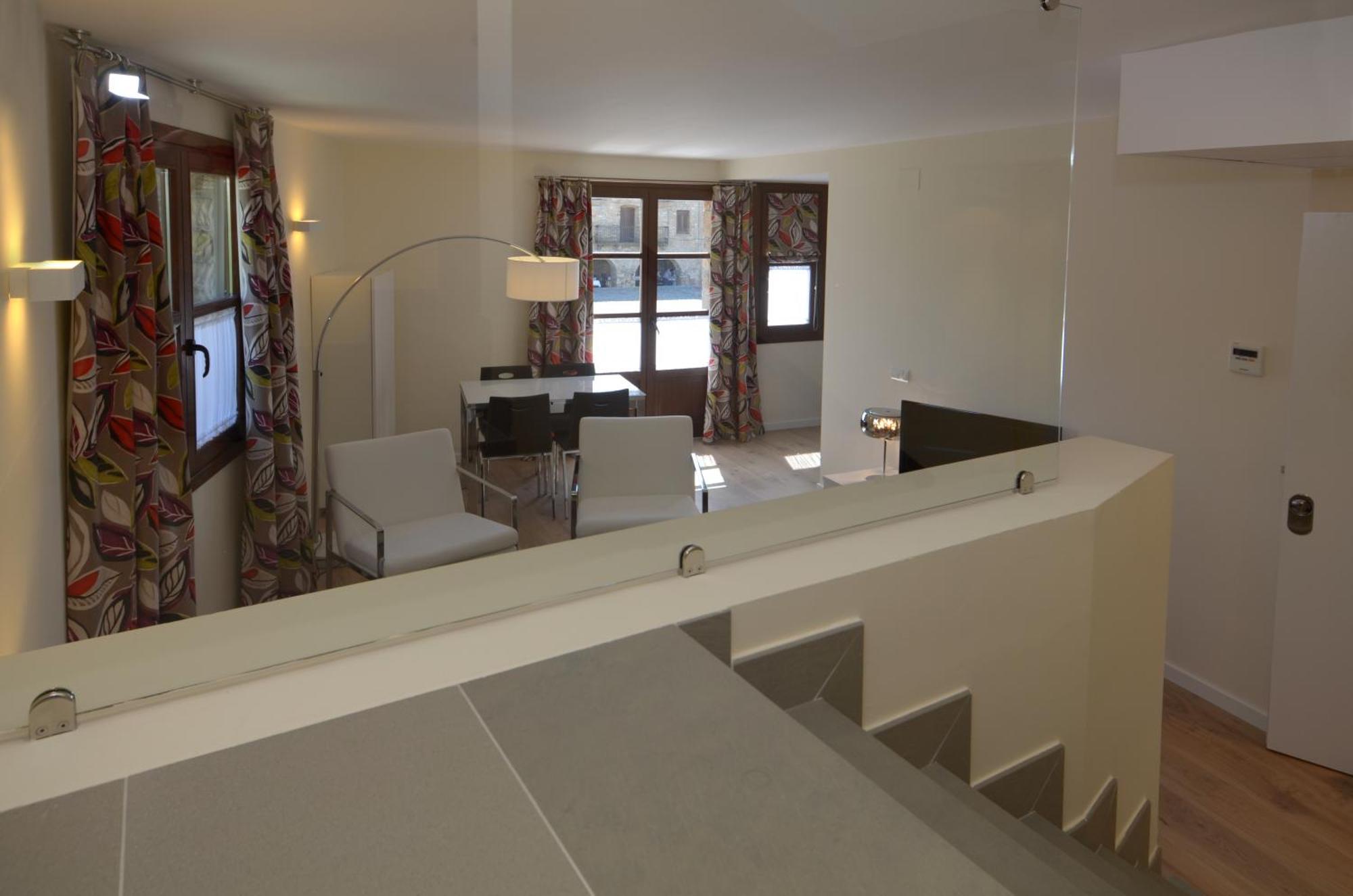 Apartamentos El Palacete De Аинса-Собрарбе Экстерьер фото